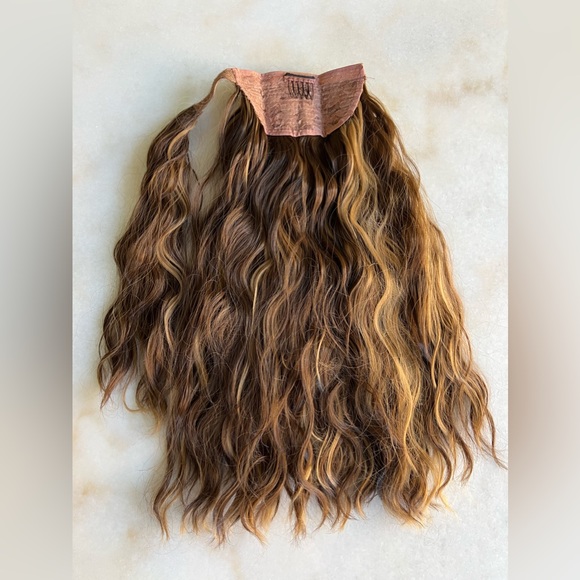 LullaBellz Faux Wavy Pony - Blondette Honey Brown with Blonde Highlights - Picture 3 of 9
